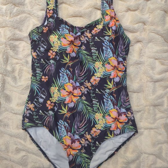 Swimsuit One piece - Picture 3 of 3